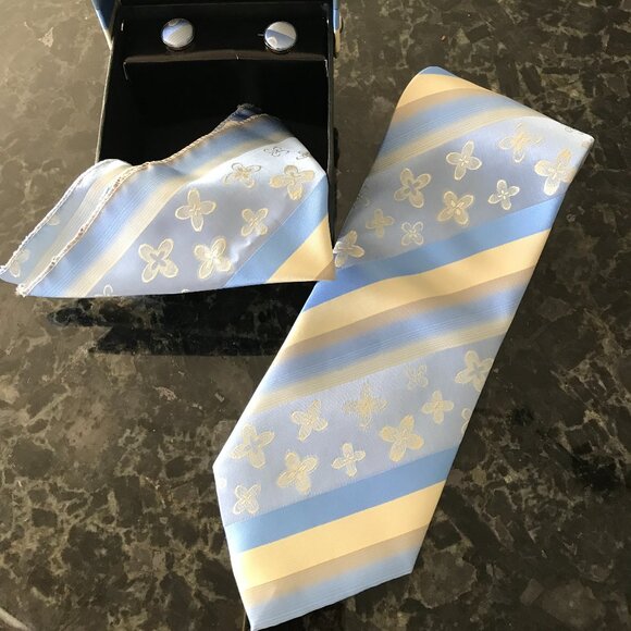Man Silk Tie & Cufflinks. New. - Picture 1 of 4